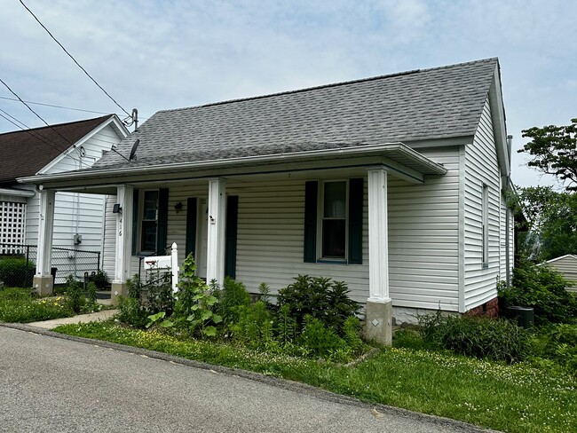 Primary Photo - 416 Barnes St