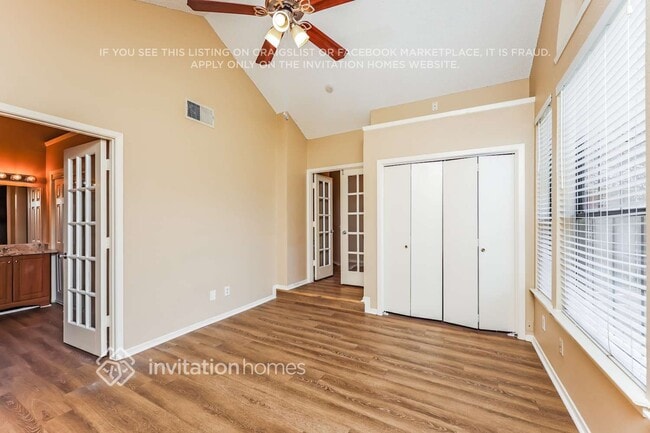 Building Photo - 3216 Cliffview Dr