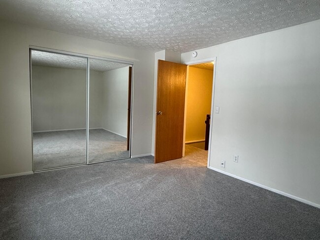 Building Photo - 6706 Manring Ct