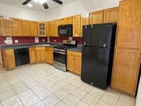 Building Photo - 902 N California Ave