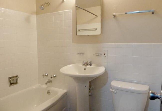 Building Photo - bedroom in Denver CO 80220