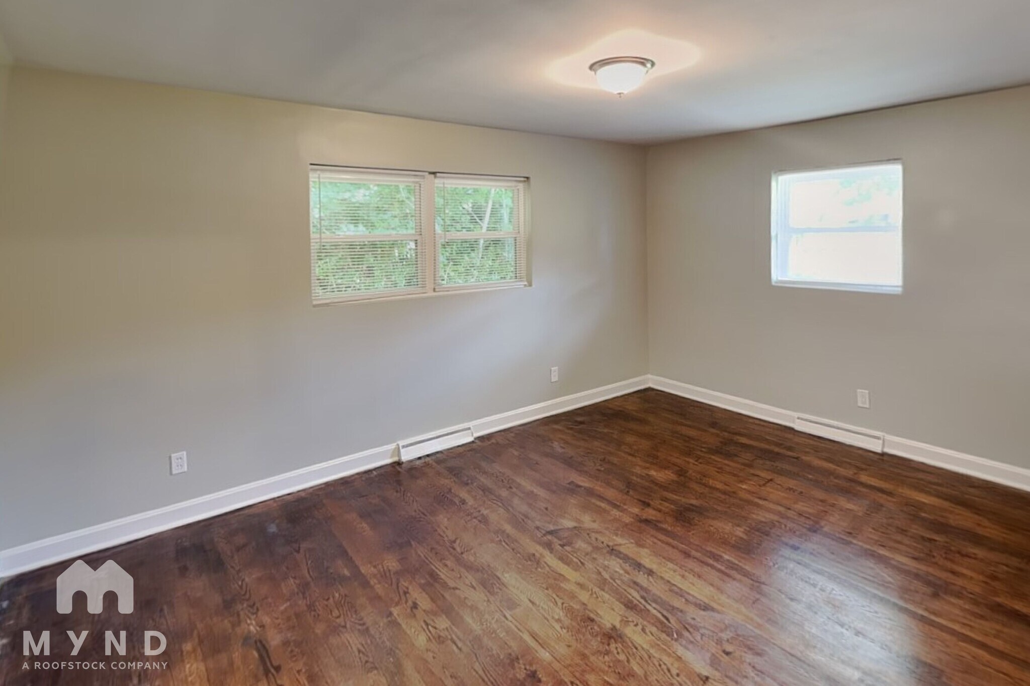 Building Photo - 5201 Pinebrook Dr