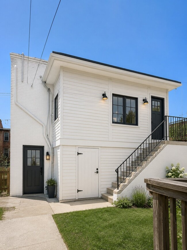 Building Photo - 6925 Greenwood St