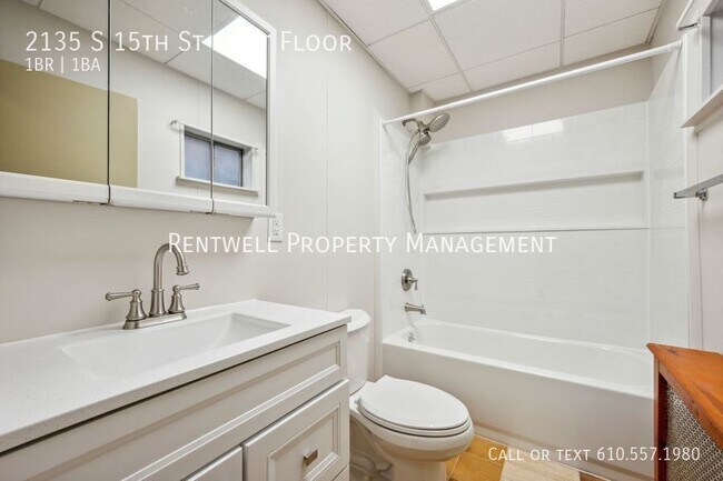 Building Photo - 2135 S 15th St