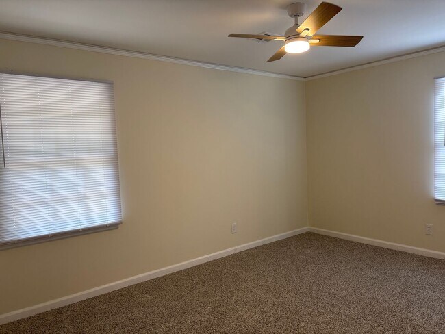 Building Photo - 3920 Meredith Dr