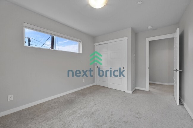 Building Photo - Spacious 3-Bed Townhouse Retreat in Bothell – 1928 Sq Ft of Comfortable Living!