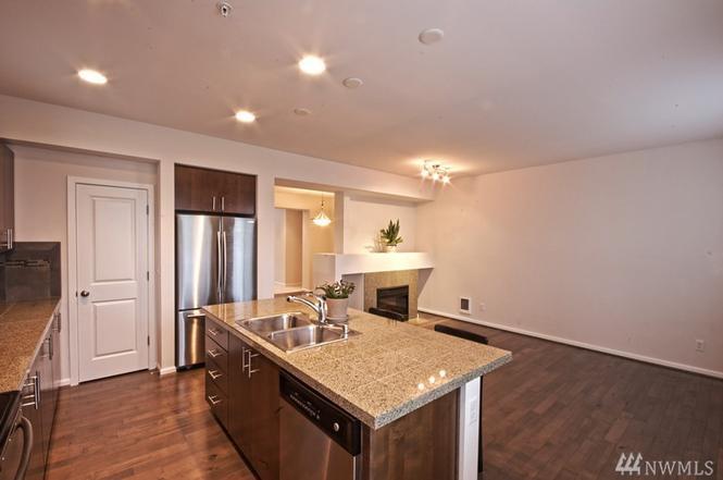 Building Photo - 15720 Manor Way