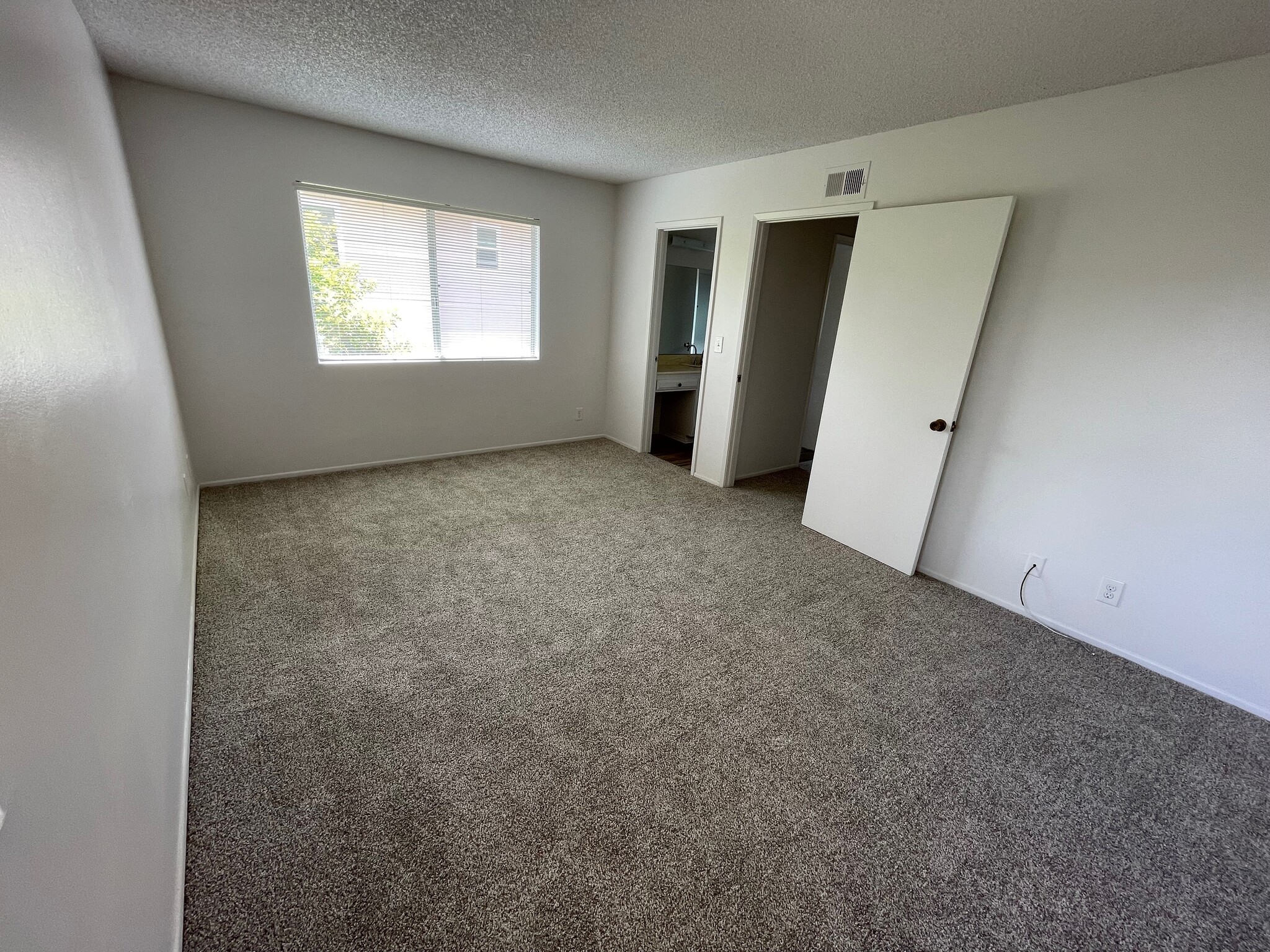 Building Photo - 7369 Elmhurst Pl