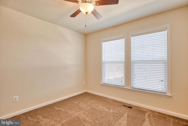 Building Photo - 127 Keller Ct