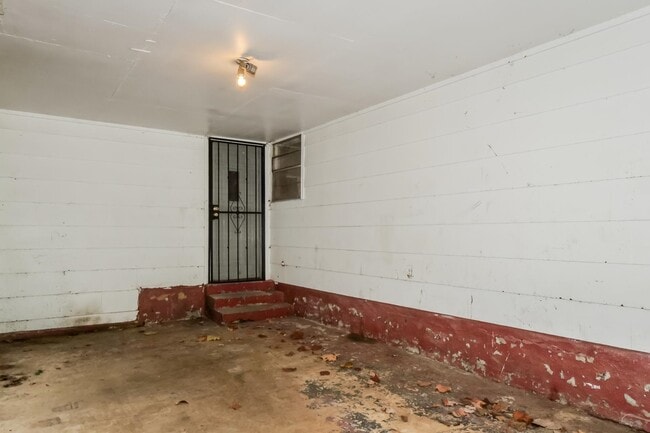 Building Photo - 2740 Dalewood Ave