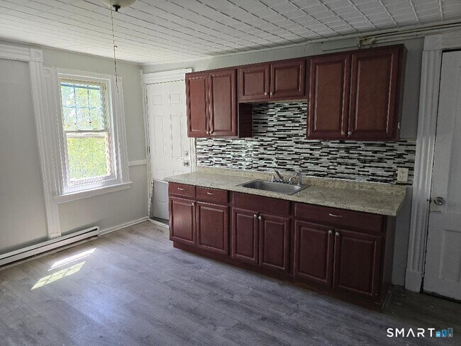 Building Photo - 219 Woodlawn Terrace