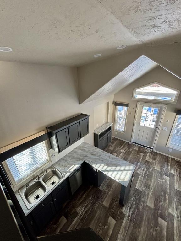 Building Photo - 401 S 1st St