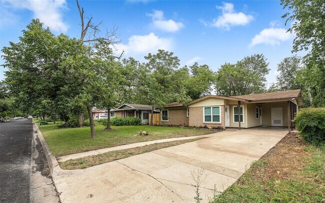 Building Photo - 1309 Suffolk Dr