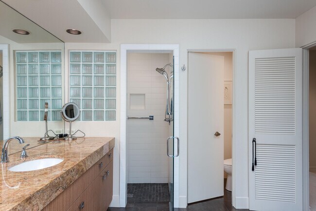 Building Photo - 3 Cornell Dr