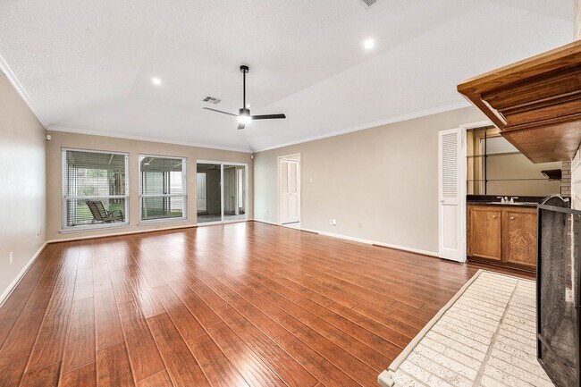 Building Photo - 12302 Piping Rock Dr