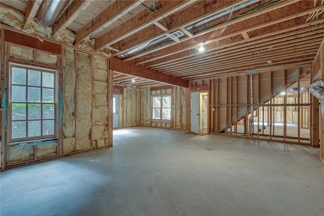 Building Photo - 3924 Sweat Creek Run NE
