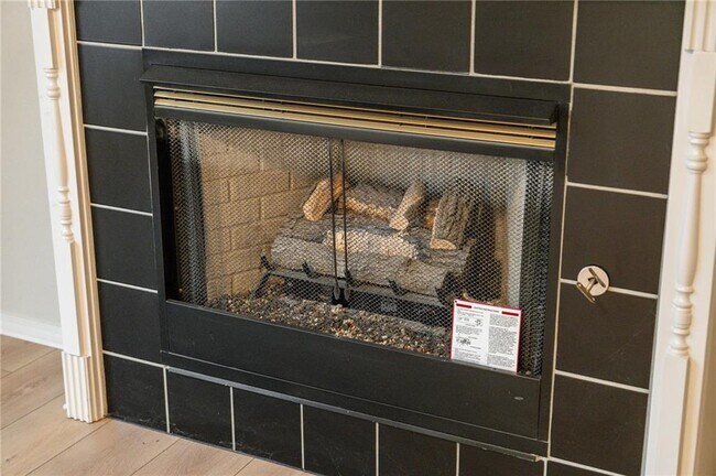 Building Photo - 1552 S Tally Ho Dr