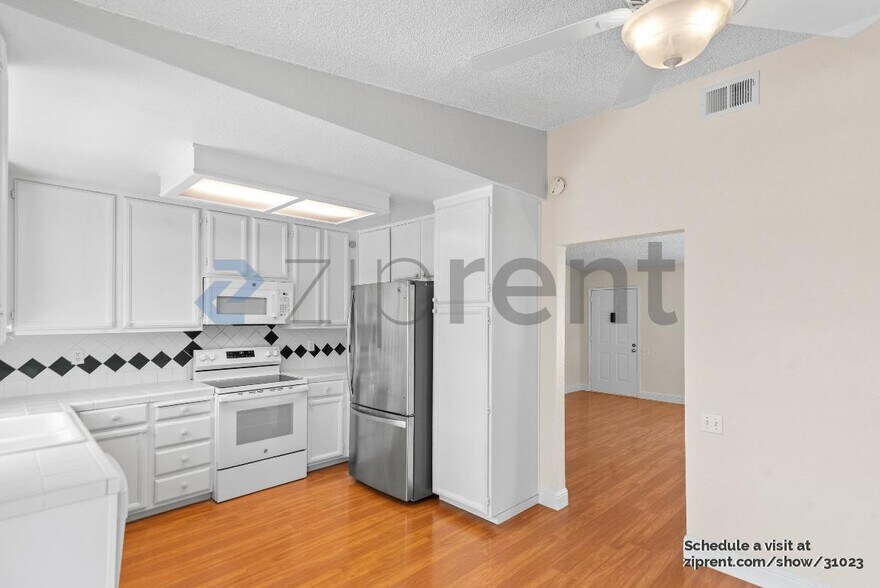 Building Photo - 2758 Croft Dr