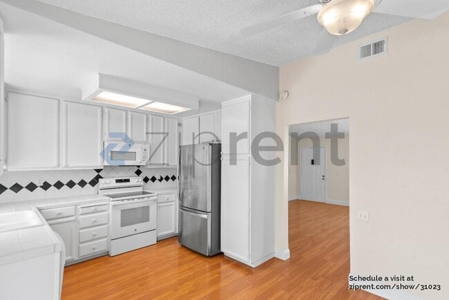Building Photo - 2758 Croft Dr