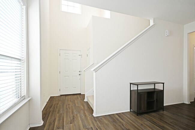 Building Photo - 138 Buttercup Bnd