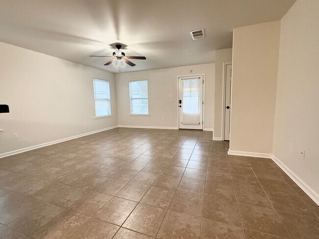 Building Photo - BEAUTIFUL 3 bedroom home in Prairieville