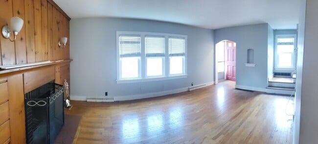 Building Photo - 3 bed 1 bath