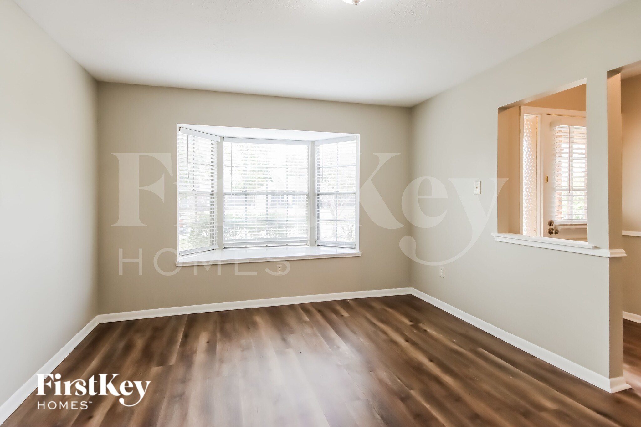 Building Photo - 3804 Canterbury Dr