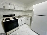 Building Photo - 3236 Guilford St