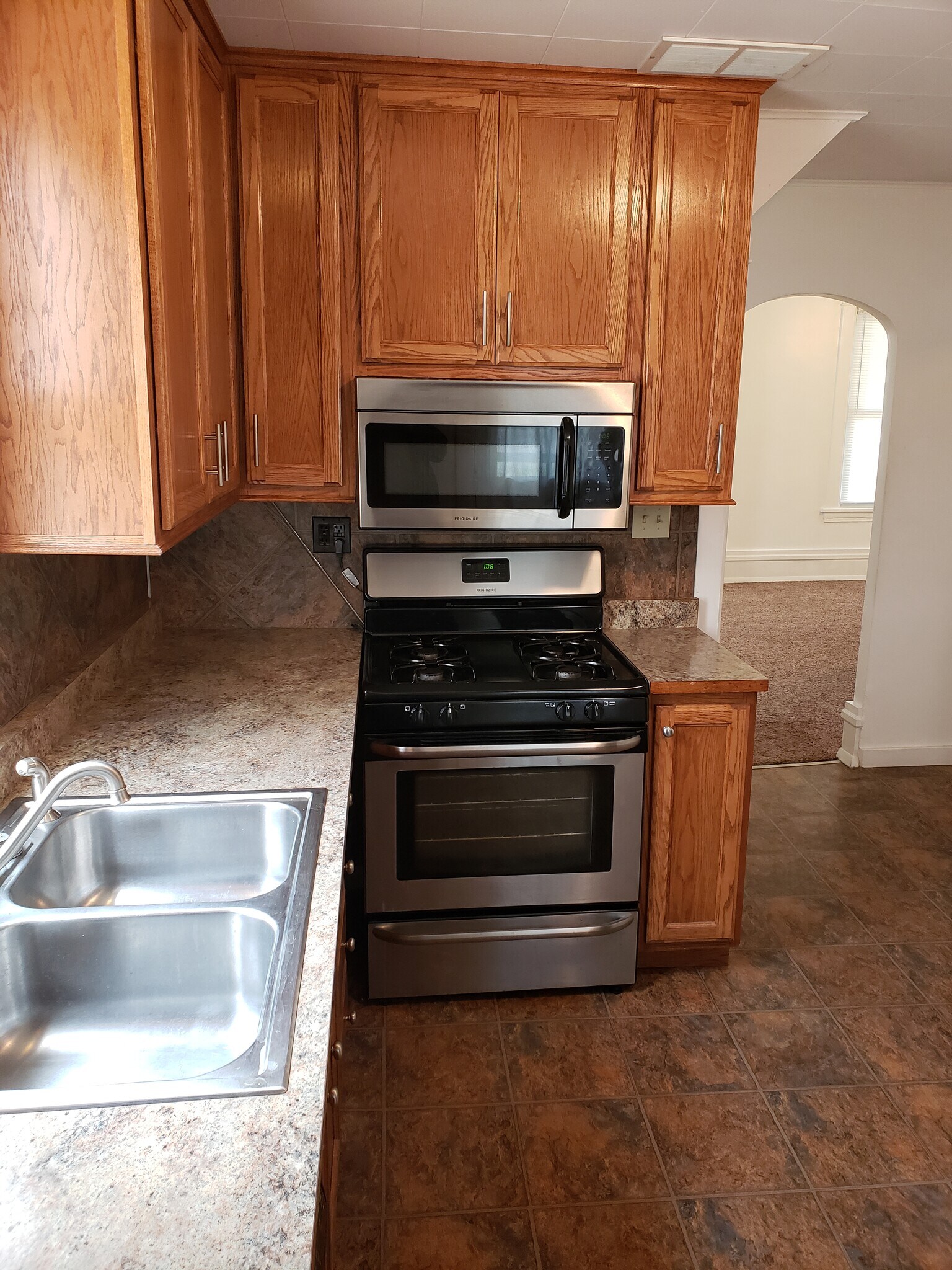 Kitchen - 557 4th St