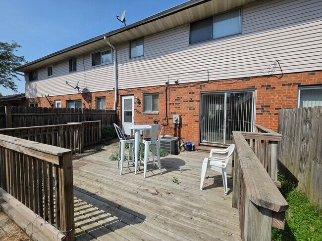 Building Photo - 5044 Brighton Ln