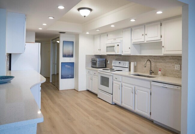 Building Photo - 1800 S Ocean Blvd