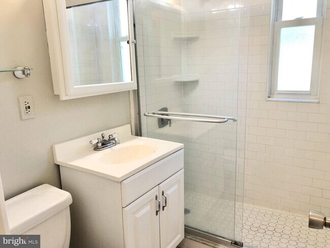 Building Photo - 223 S George Mason Dr