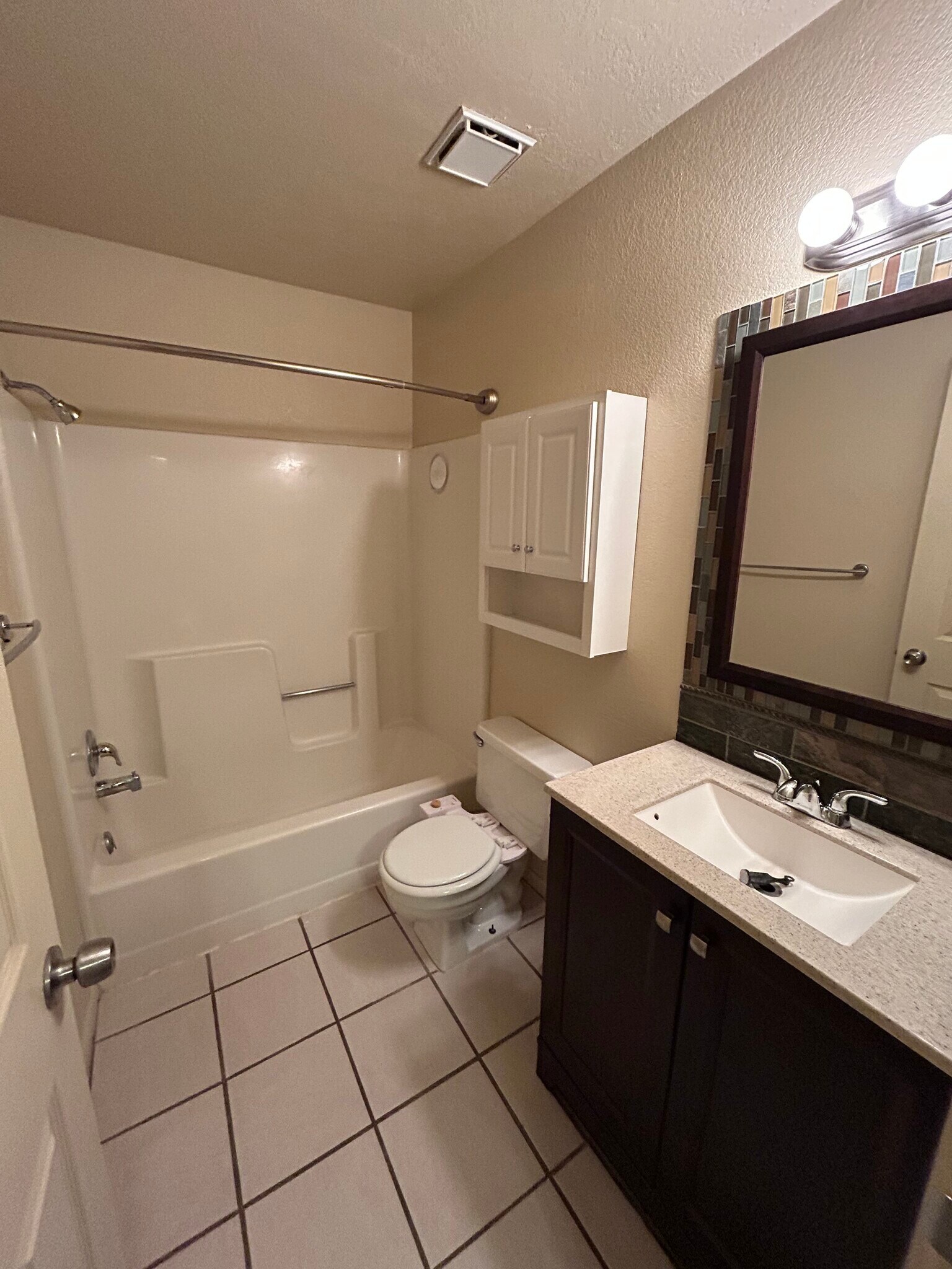 Master Bathroom - 1221 E Waterside Cv