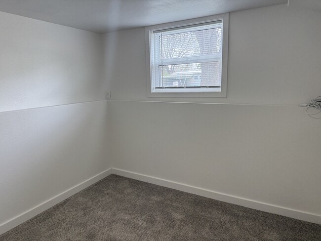 Building Photo - 3103 Stinson Ave