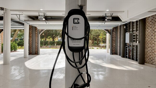 Building Photo - 1058 Debordieu Blvd