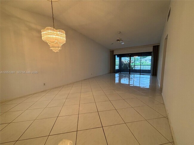 Building Photo - 6453 Pinehurst Cir