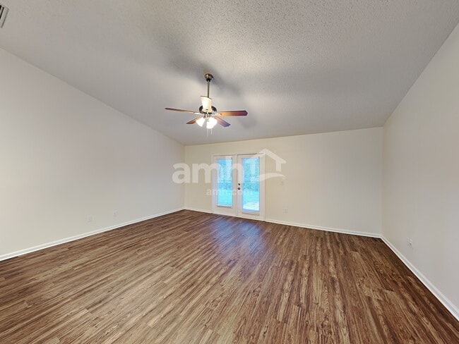 Building Photo - 745 Grand Parke Dr