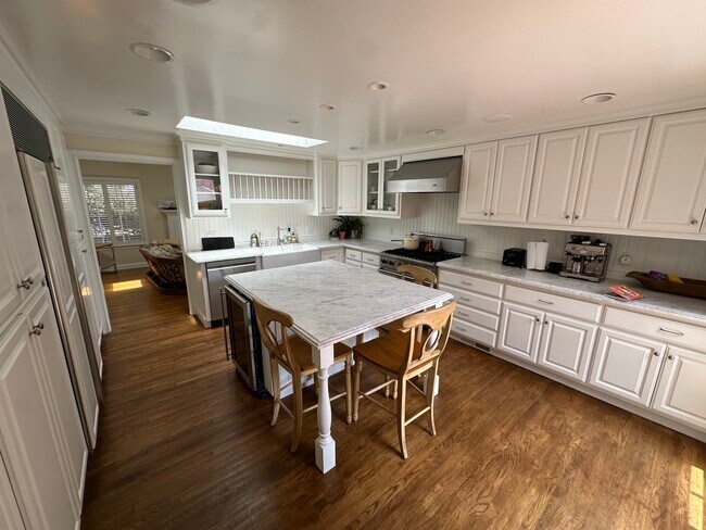 Building Photo - 1127 Virginia Way
