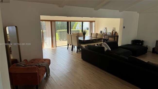 Building Photo - 4905 Bayberry Ln