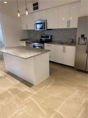 Kitchen - 55 Trumbull St