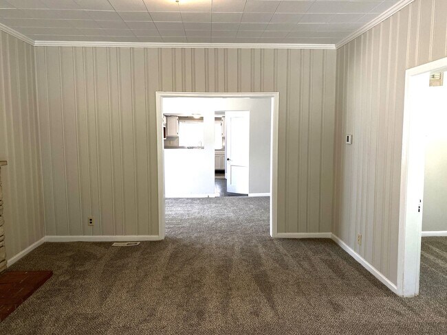 Building Photo - Kenwick Bungalow            20260620