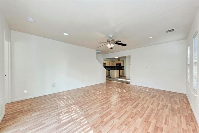 Building Photo - 3106 King St