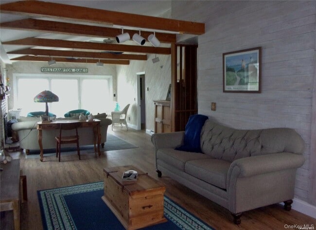 Building Photo - 20 Dune Ln