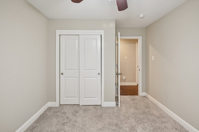 Building Photo - 1006 Glacier Hill Dr
