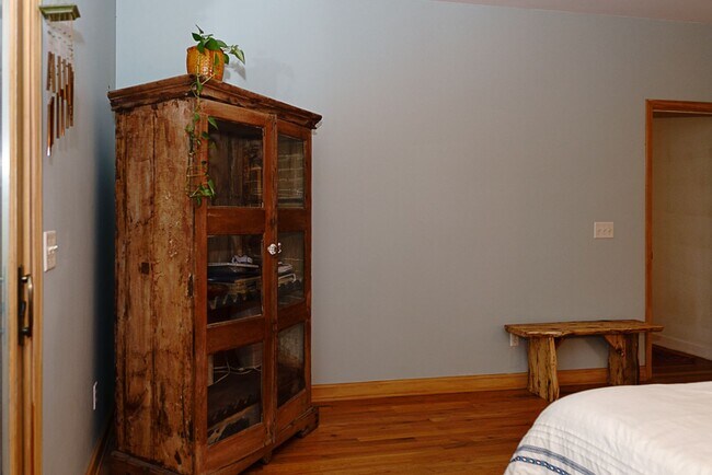 Building Photo - Amazing sunsets at this waterfront home