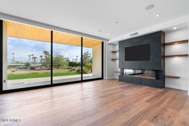 Building Photo - 6311 E Phoenician Blvd