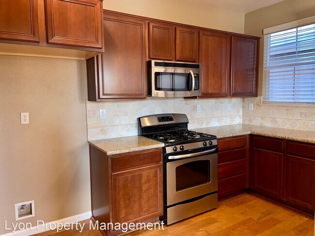 Building Photo - 2 br, 2.5 bath House - 2504 Esplanade Circle