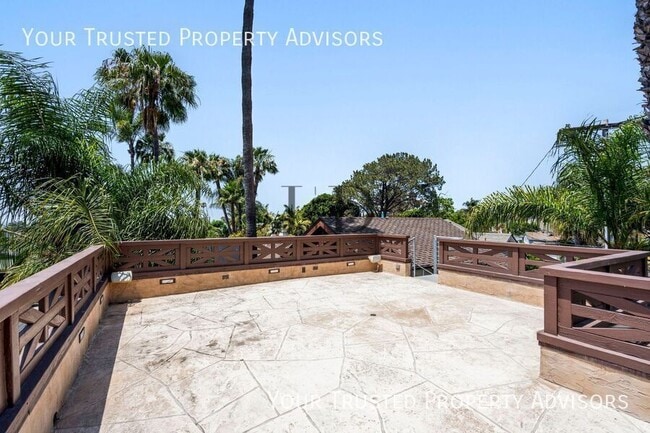 Building Photo - 5425 Beaumont Ave