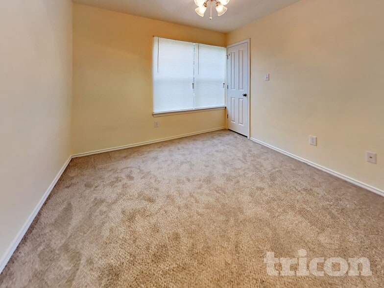 Building Photo - 5002 Braden Gate