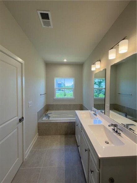 Building Photo - 942 Sugar Vista Cir